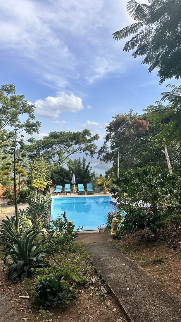 Pool im Garten des Retreats